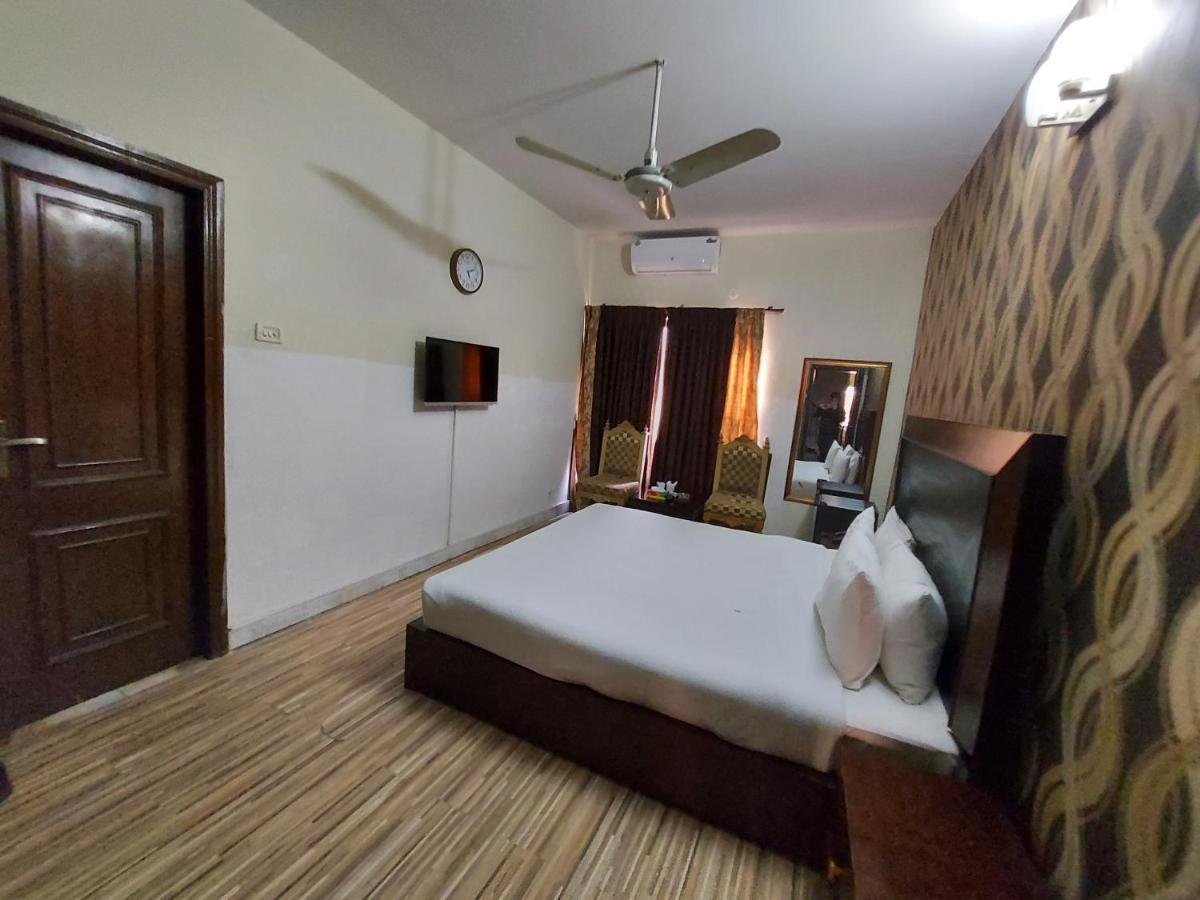 Casa Blanca Boutique Guest House Islamabad Exterior photo