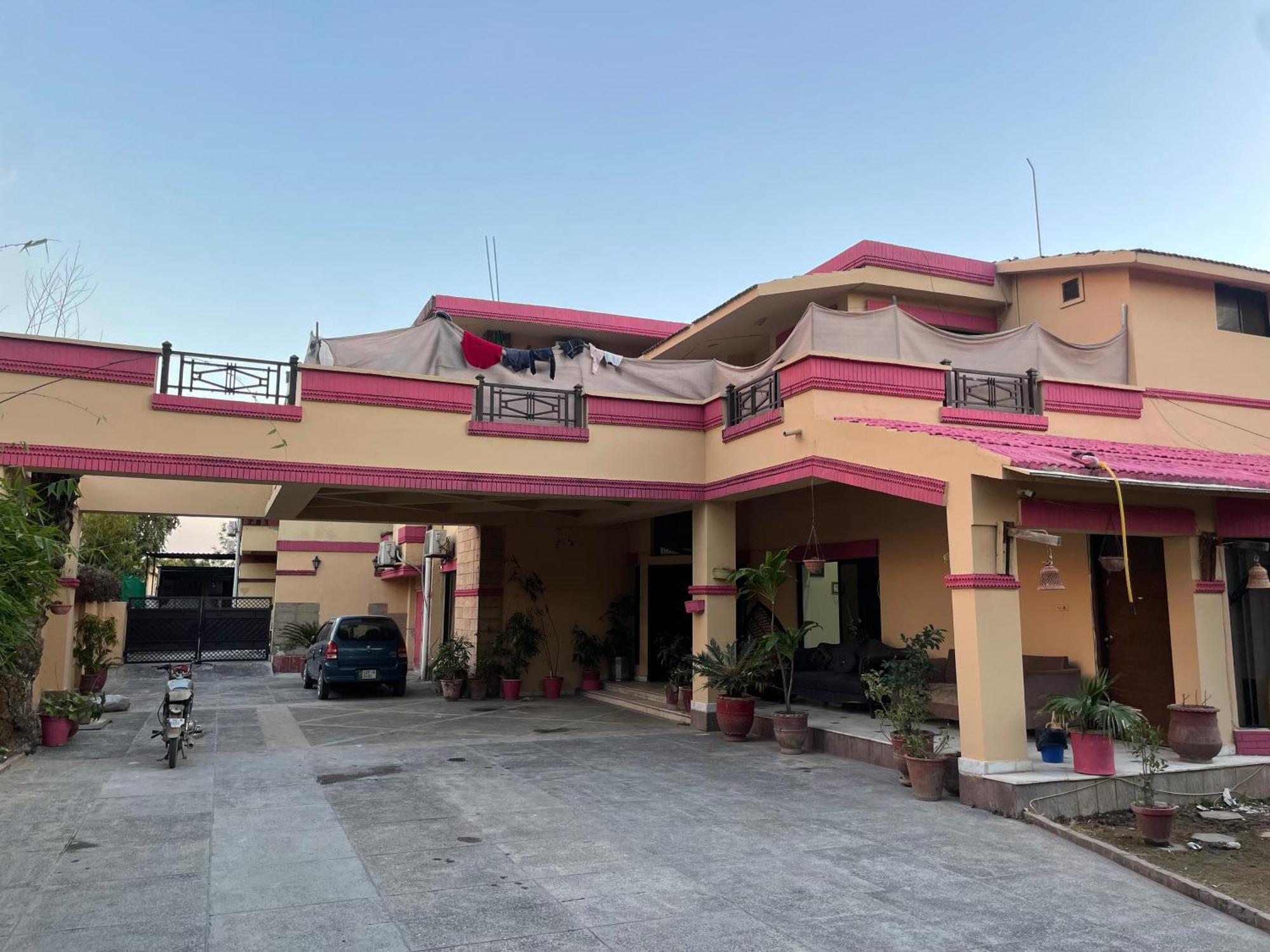 Casa Blanca Boutique Guest House Islamabad Exterior photo