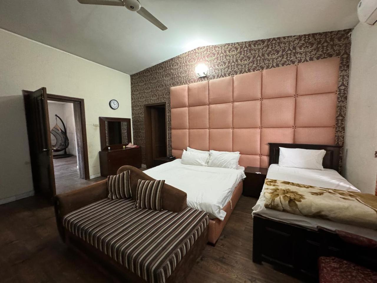 Casa Blanca Boutique Guest House Islamabad Exterior photo
